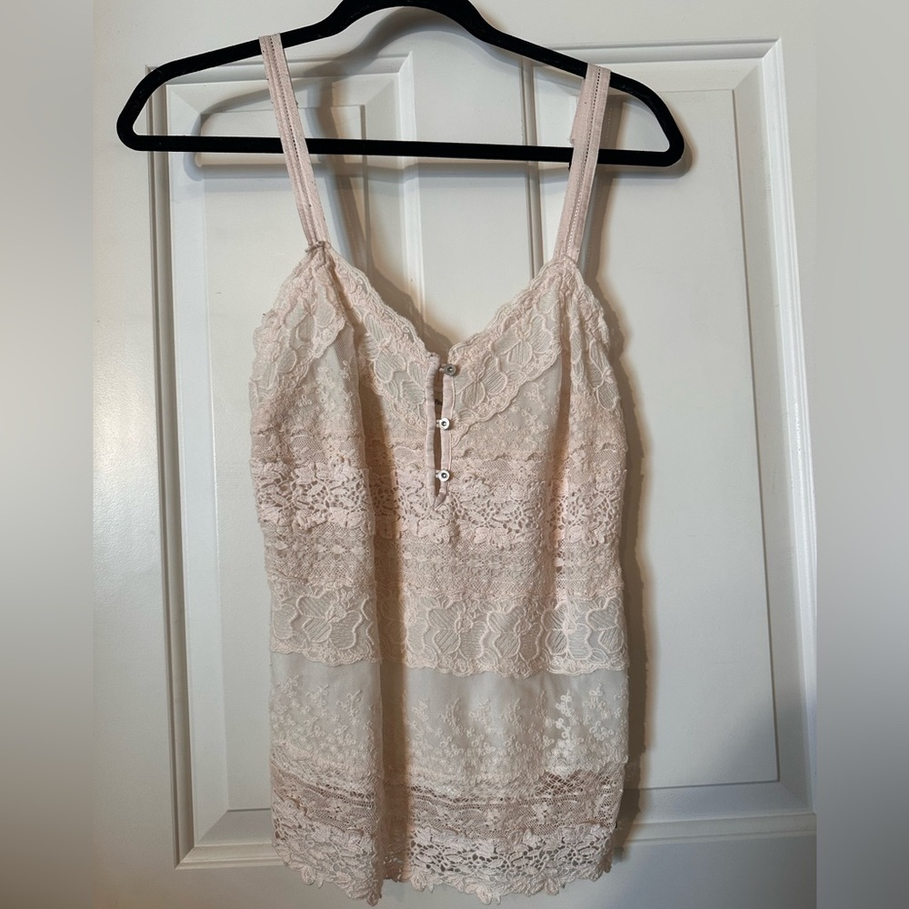 Abercrombie & Fitch Lace Button-Front Camisole in Light Pink/Peach